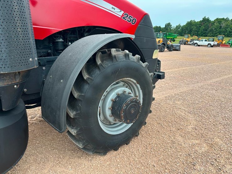 2017-case-ih-magnum-250-image-19
