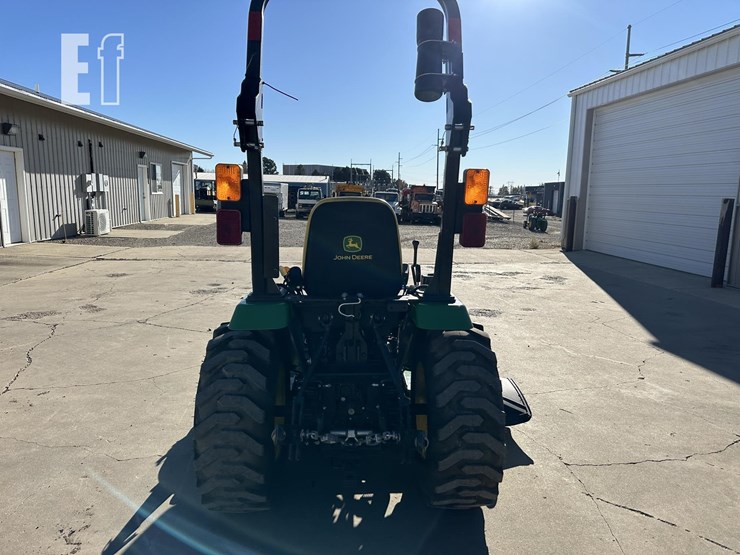2015-john-deere-2025r-image-5