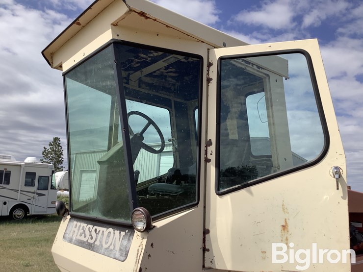hesston-6600-image-9
