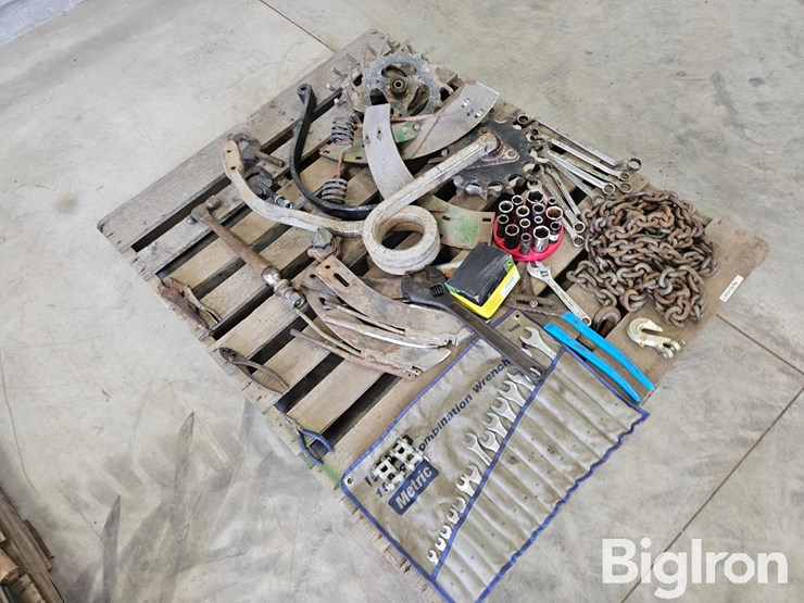pallet-of-misc.-tools,-parts,-&-fasteners-image-7