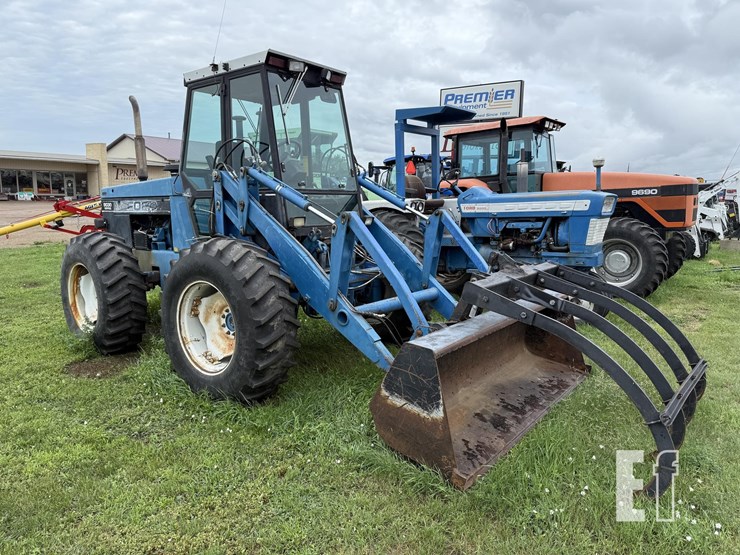 new-holland-9030-image-2
