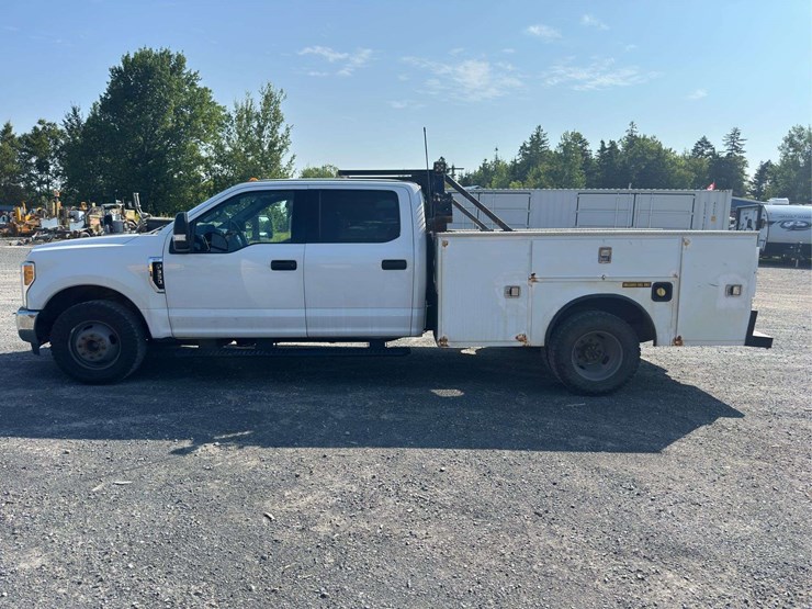 2017-ford-f350-xlt-image-6