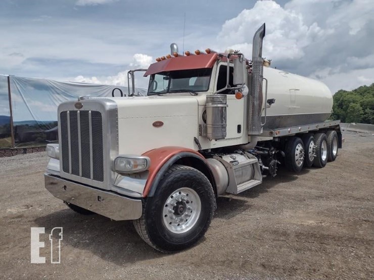 peterbilt-389-image-37