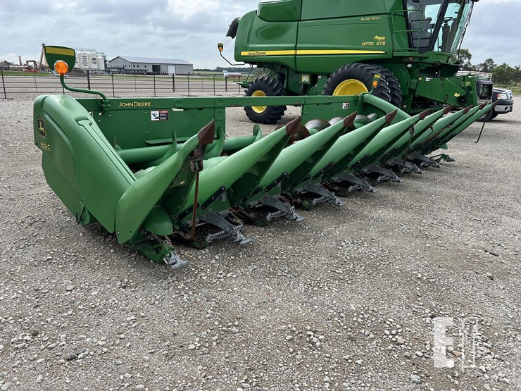 2013-john-deere-608c-image-3