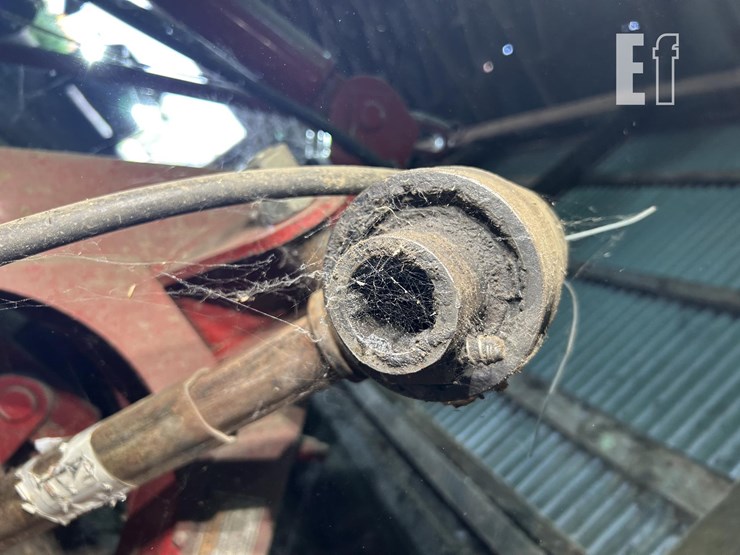 2018-new-holland-h6750-image-7