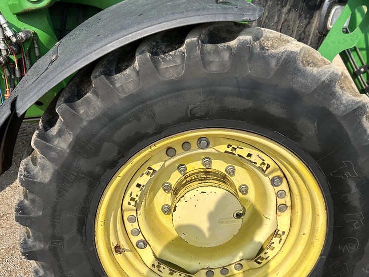 2005-john-deere-7520-image-39