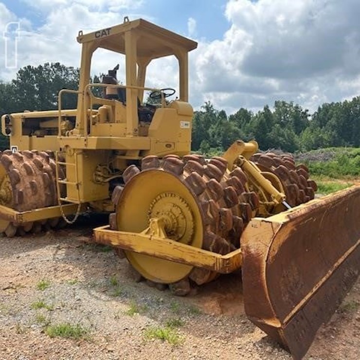 CATERPILLAR 825