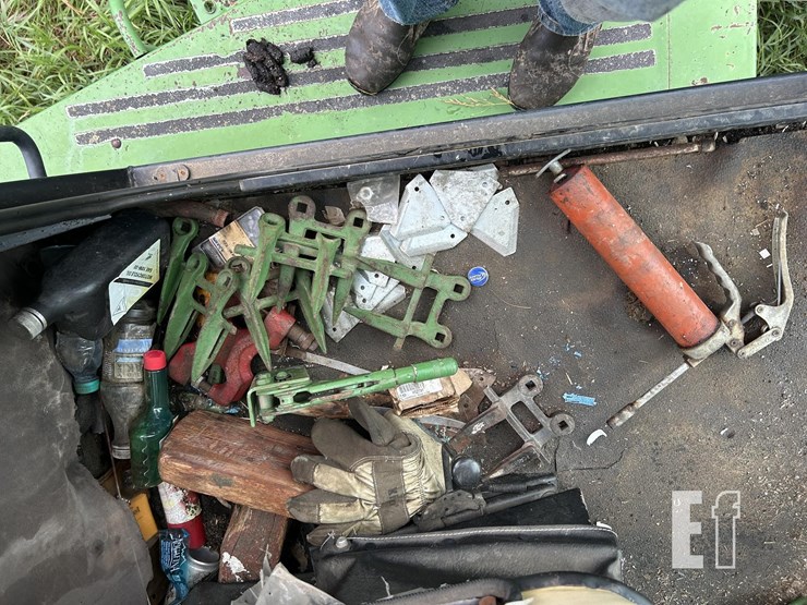 john-deere-2320-image-15