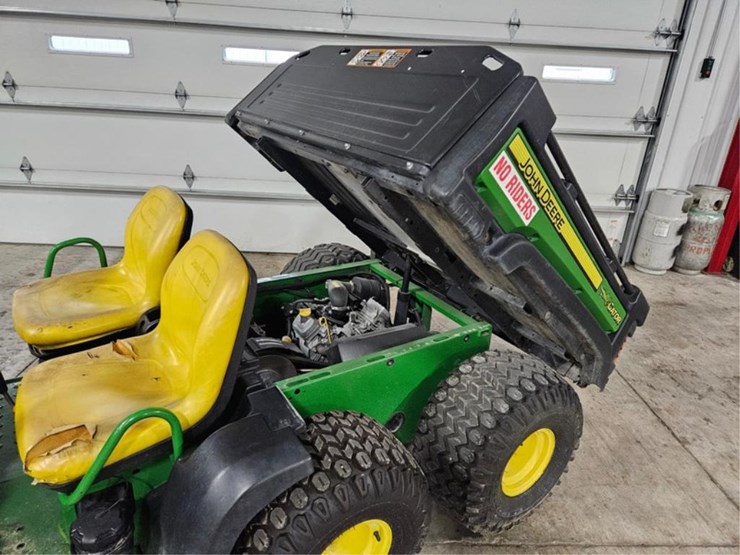 2014-john-deere-gator-image-14