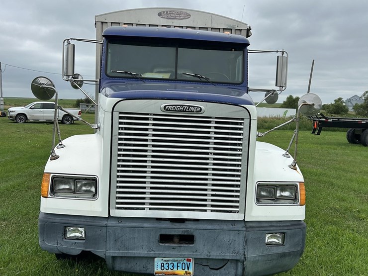 2001-freightliner-fld120-image-2