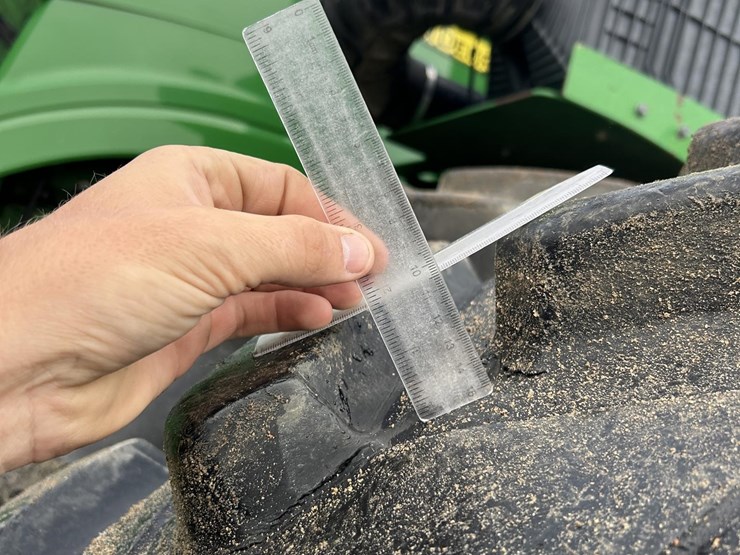 2017-john-deere-9620r-image-19