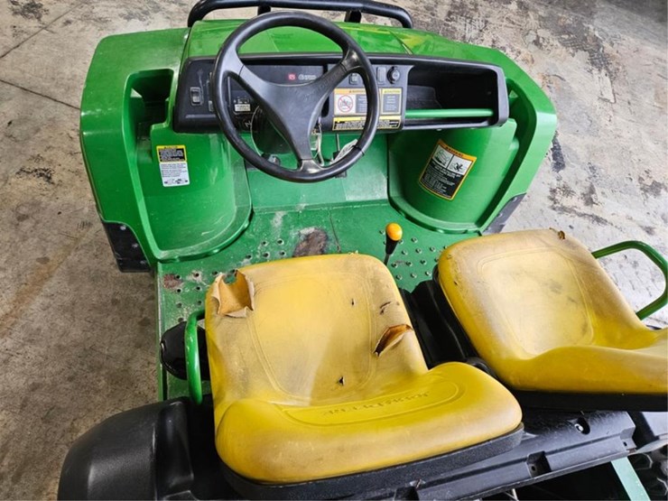 2014-john-deere-gator-image-19