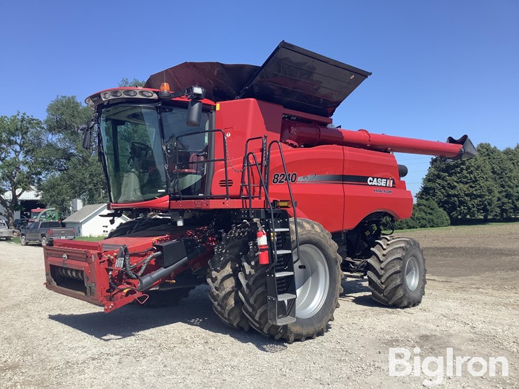 2016-case-ih-8240-image-1