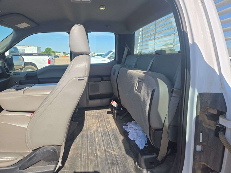 2015-ford-f150-xlt-image-10