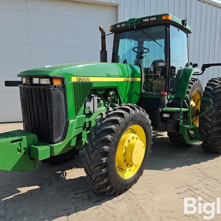 1999 JOHN DEERE 8300