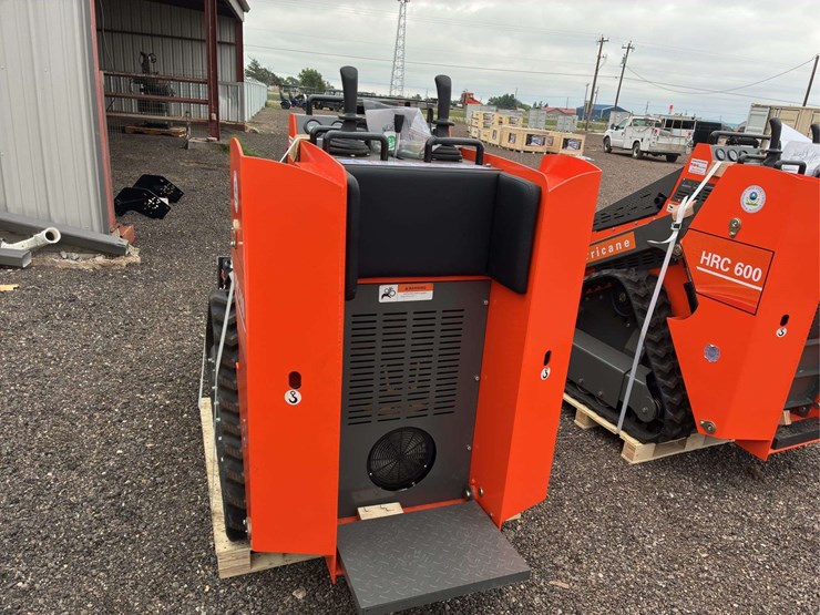 mini-skid-2024-hrc600-skid-steer-image-10