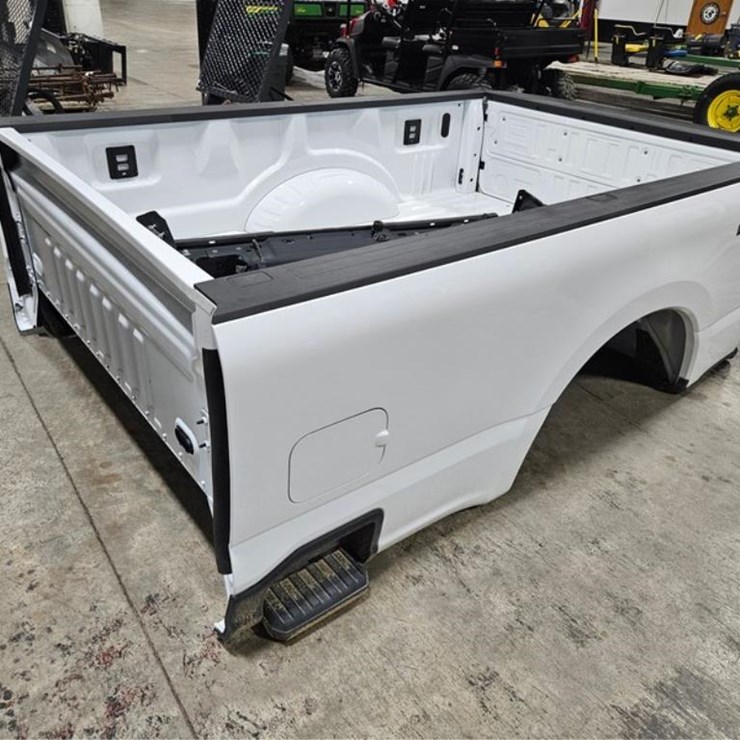 #422 • 2024 Ford 8' Pick Up Truck Box