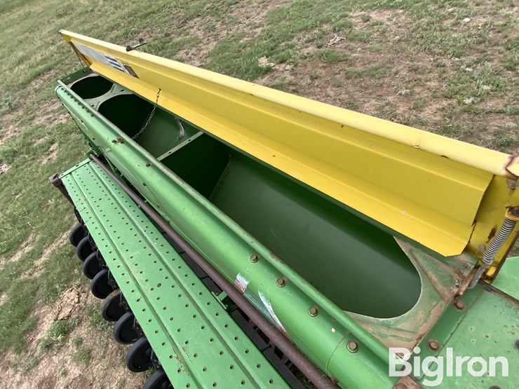 john-deere-520-image-12