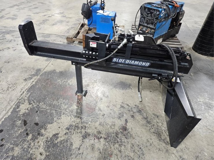 #377-•-blue-diamond-150000-skid-steer-log-splitter-image-2