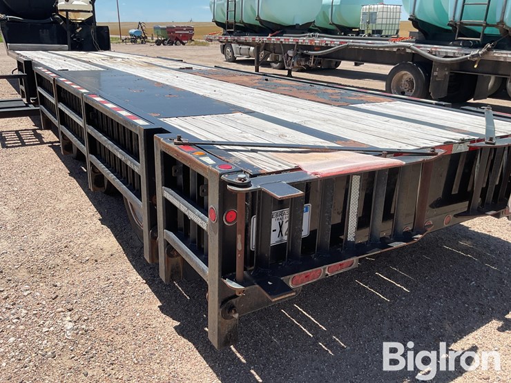 2013-b-b-tri/a-drop-deck-sprayer-trailer-image-18