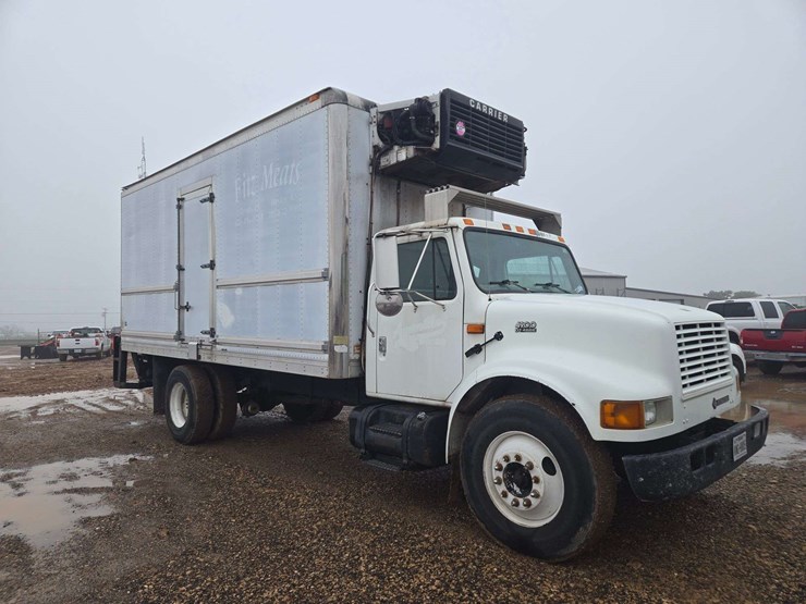 2001-international-4900-image-2