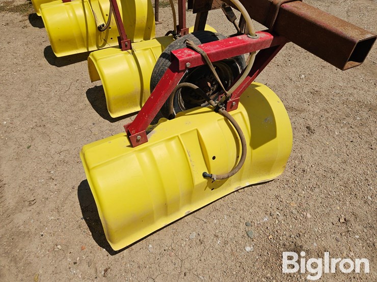 3-pt-hooded-row-crop-sprayer-image-11