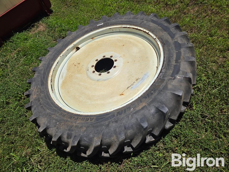 michelin-agribib-4c-300/90r42-tire-&-rim-image-5