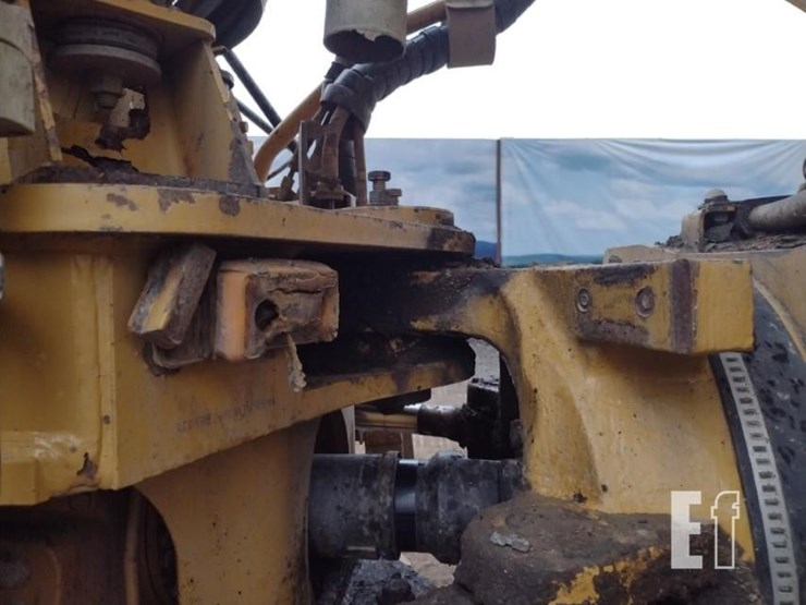 caterpillar-740-image-22