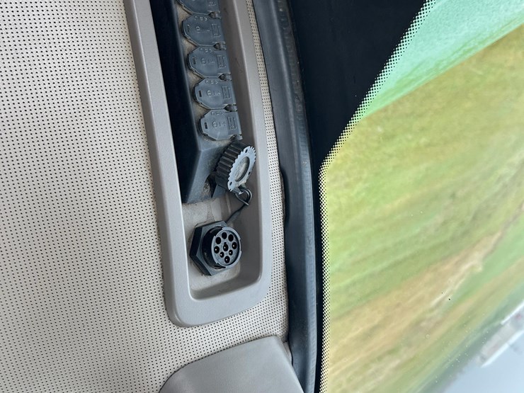 2017-john-deere-9620r-image-62