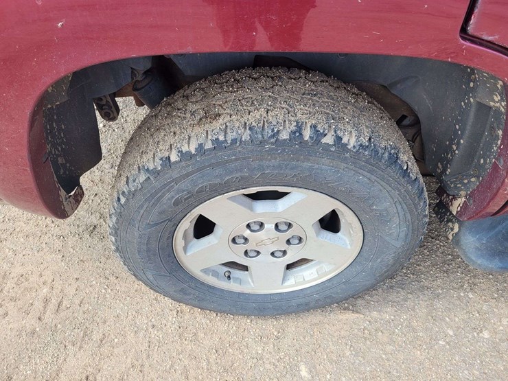 2004-chevrolet-tahoe-image-19