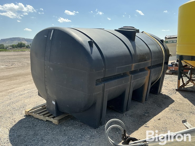 3200-gallon-fertilizer-tank-image-1