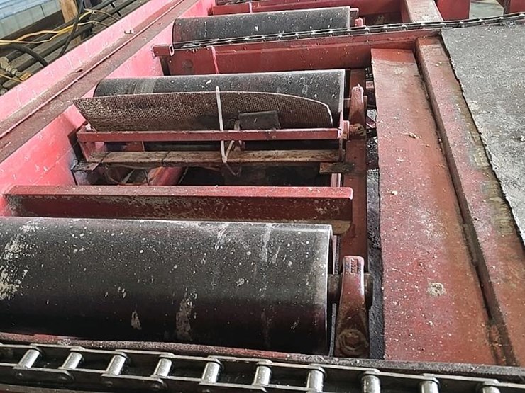 #115-•-roll-case-with-conveyor-and-side-transfer-deck-image-38