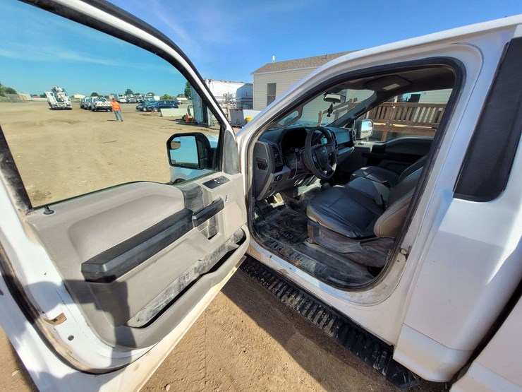 2017-ford-f150-image-5