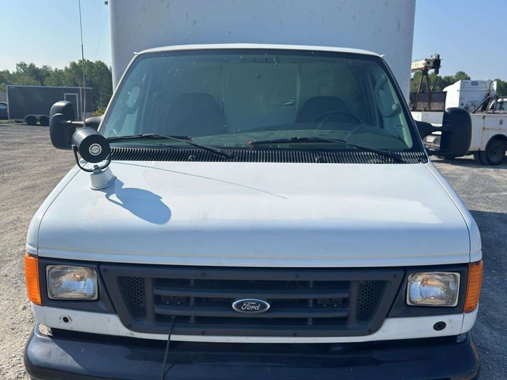 2006-ford-e350-image-7