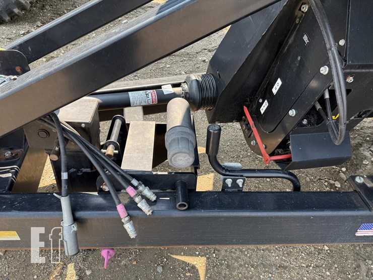 2020-kinze-1305-image-13