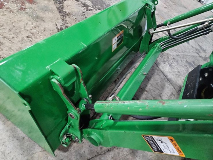 john-deere-2305-image-17
