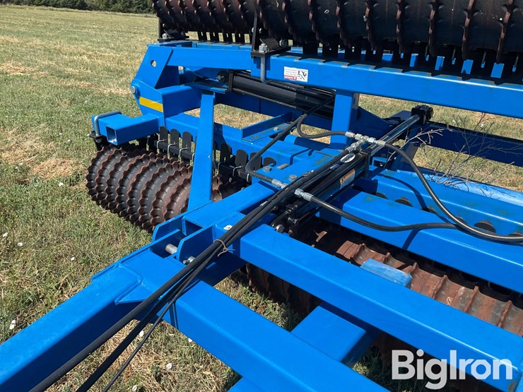 2011-landoll-3130-31-image-13