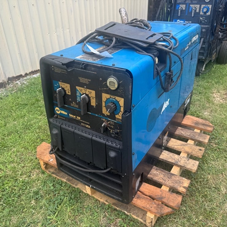 MILLER BOBCAT 250 WELDER/GENERATOR