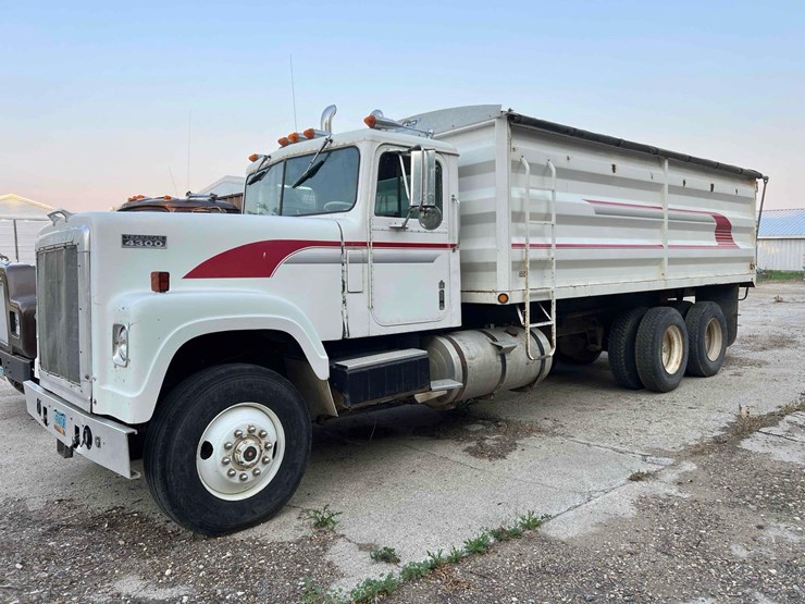 1979-international-transtar-4300-image-1