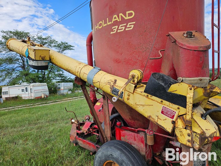 new-holland-355-image-13