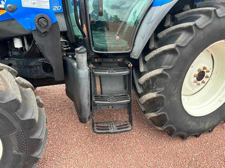 2009-new-holland-855tl-image-11