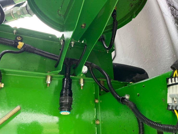 2011-john-deere-9770-sts-image-23