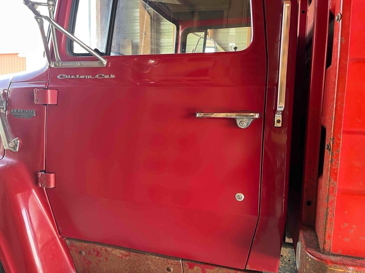 1976-ford-750-grain-truck-image-49