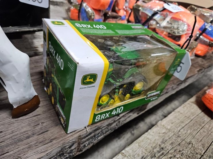 #435-•-john-deere-8rx-410-ertl-toy-tractor-image-2