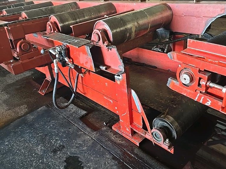 #115-•-roll-case-with-conveyor-and-side-transfer-deck-image-27