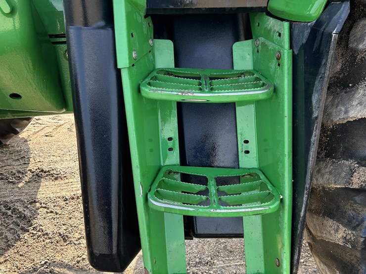 2005-john-deere-7520-image-17