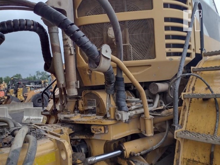caterpillar-740-image-37