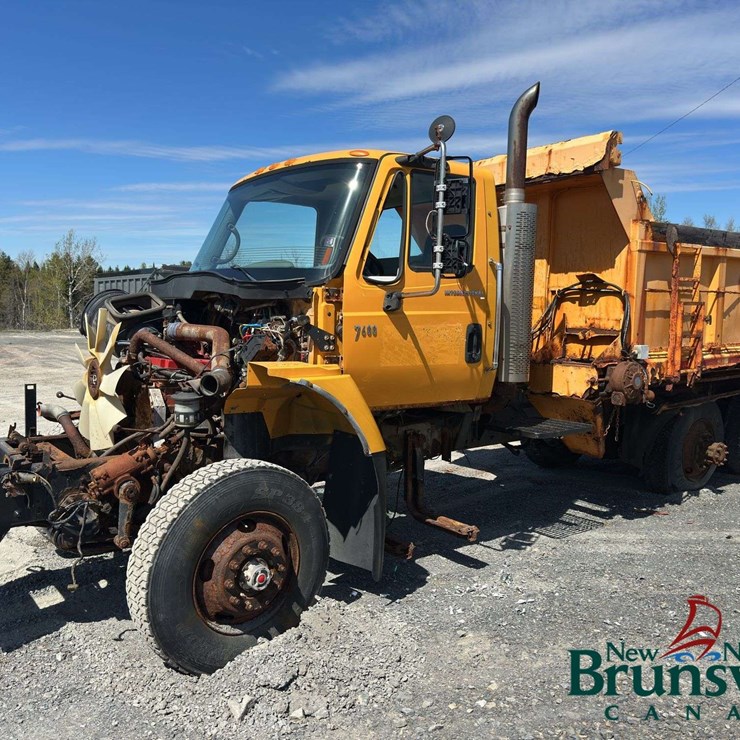 2005 INTERNATIONAL 7600