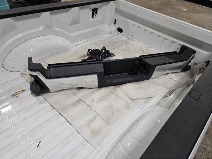 #391-•-2024-ford-8'-truck-box-image-10