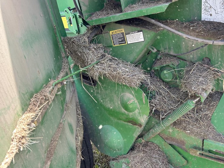 2012-john-deere-568-image-22